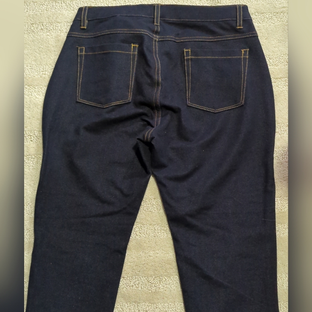 XXSOLDXX Dark Blue Ankle Cropped Jeans with Cuffed Hem and Slim Fit NWT - Picture 6 of 15